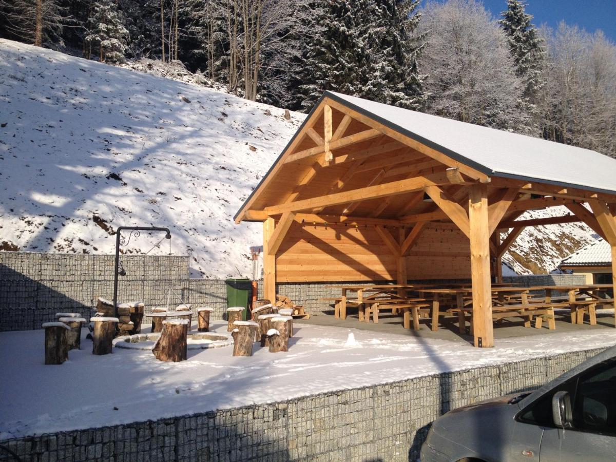 Zlote Gory - Czarna Gora Bed & Breakfast Sienna  Exterior photo