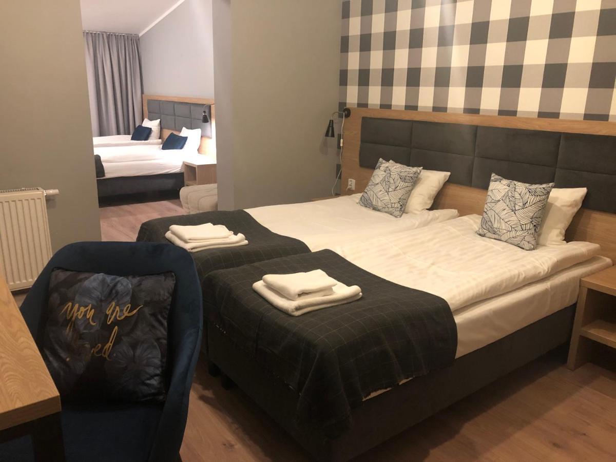 Zlote Gory - Czarna Gora Bed & Breakfast Sienna  Exterior photo