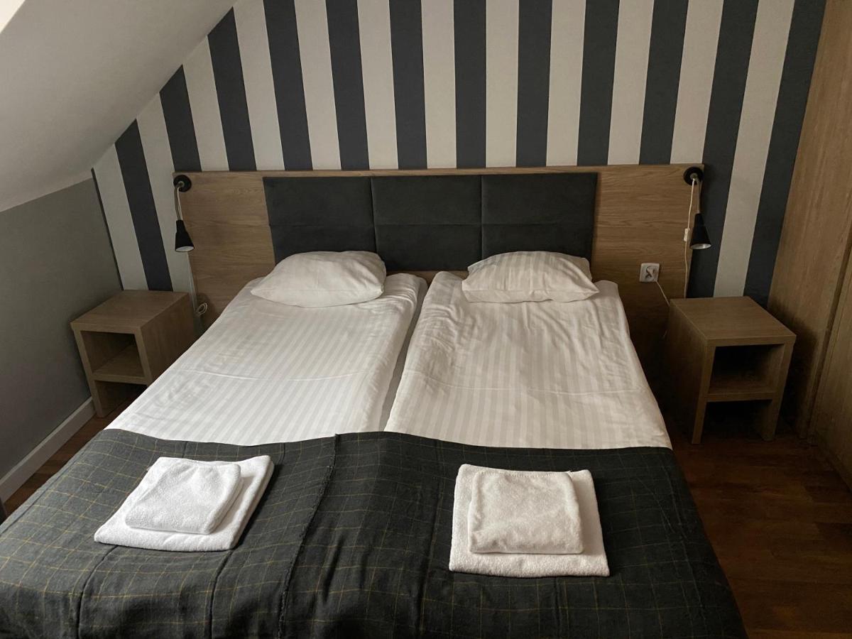 Zlote Gory - Czarna Gora Bed & Breakfast Sienna  Exterior photo