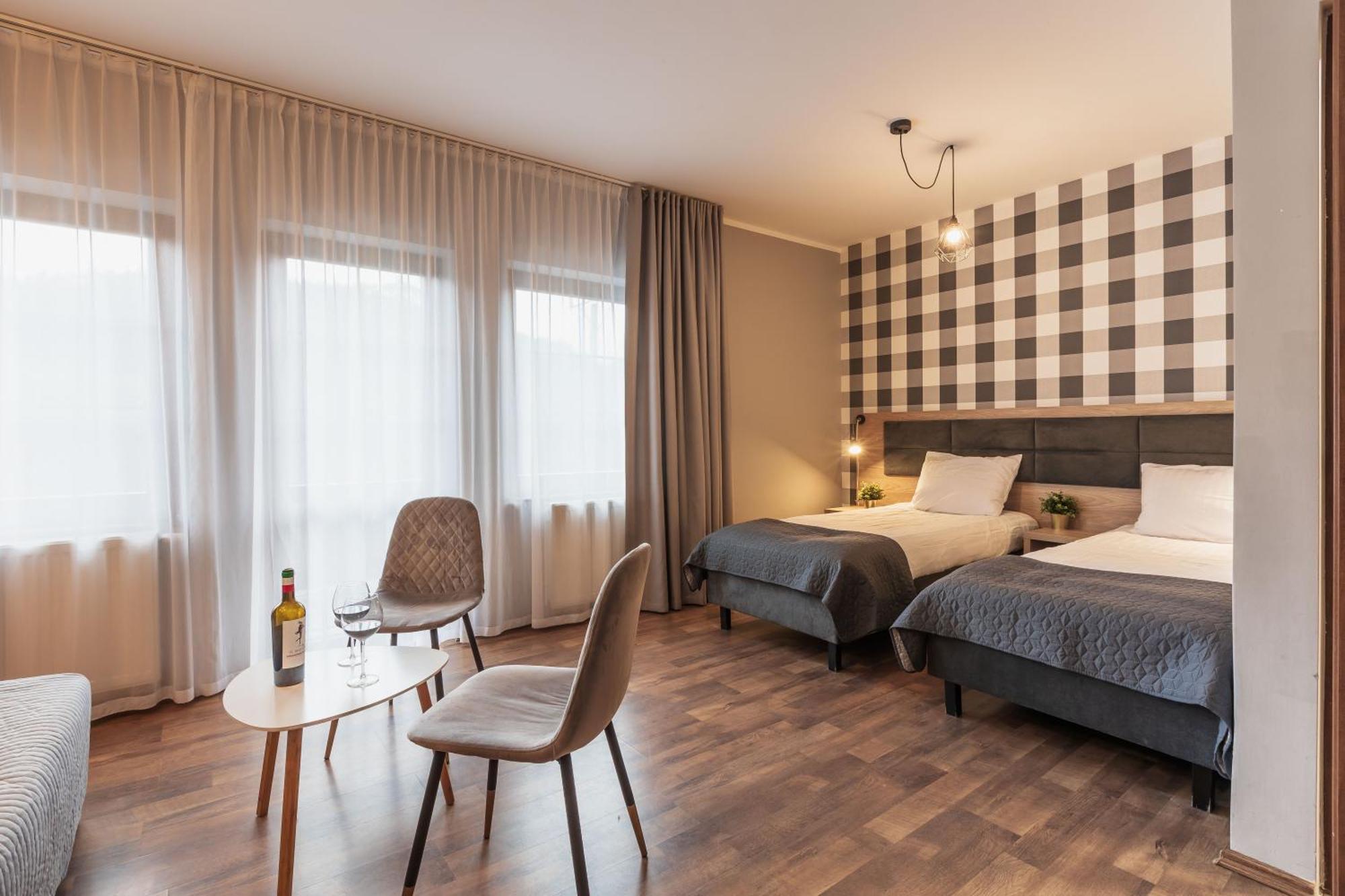 Zlote Gory - Czarna Gora Bed & Breakfast Sienna  Exterior photo