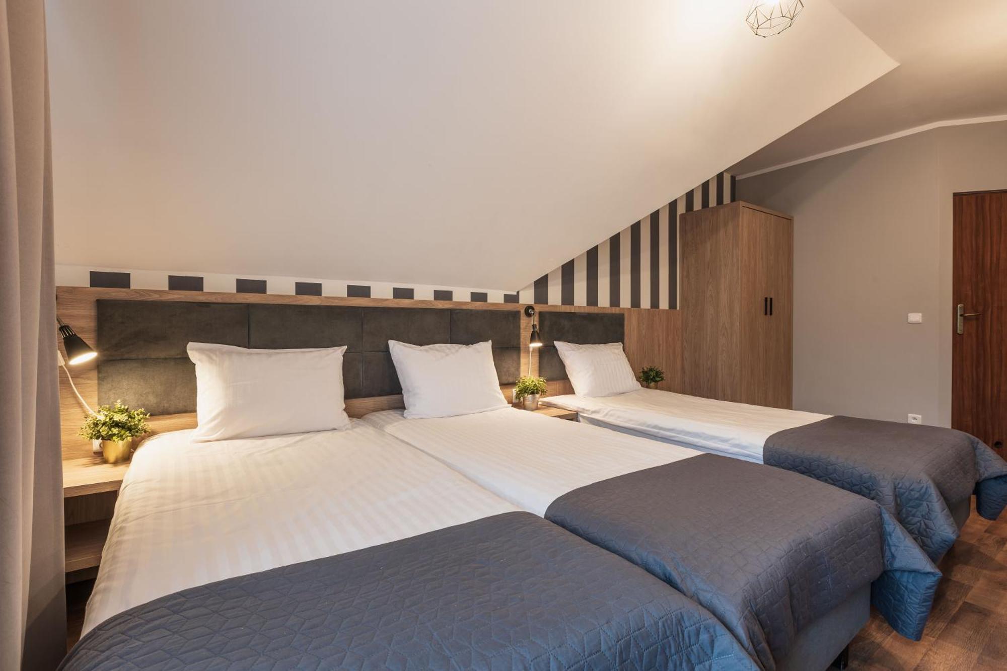 Zlote Gory - Czarna Gora Bed & Breakfast Sienna  Exterior photo