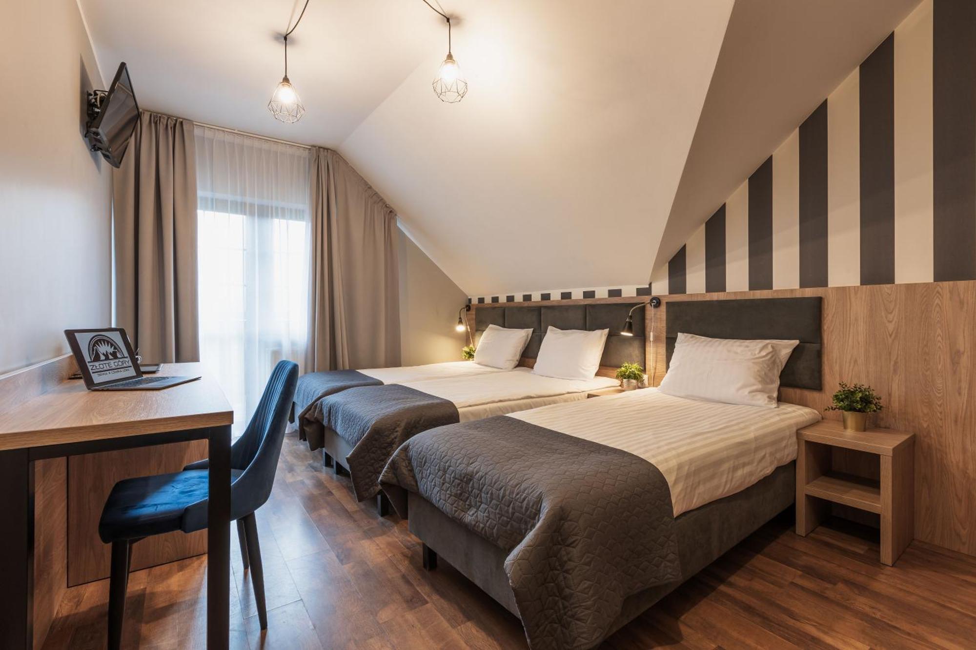 Zlote Gory - Czarna Gora Bed & Breakfast Sienna  Exterior photo